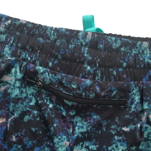 Fabletics Pamela Running/Jogging/Gym Shorts w/ Pocket Tidepool Print/Island. - Picture 9 of 10